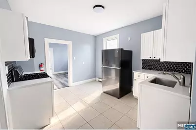 204 Demott Avenue 2 #2, Clifton, NJ 07011 - Photo 6