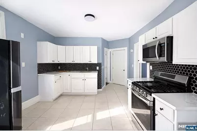 204 Demott Avenue 2 #2, Clifton, NJ 07011 - Photo 8