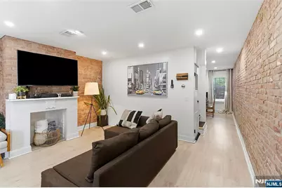 22 8th Avenue, Newark, NJ 07104 - Photo 4