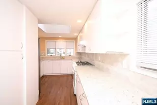 153 Sunset Ln, Tenafly, NJ 07670 - Photo 8