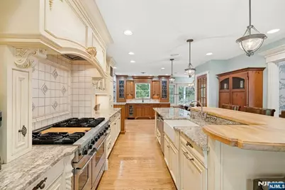 549 Lee Court, Wyckoff Township, NJ 07481 - Photo 10