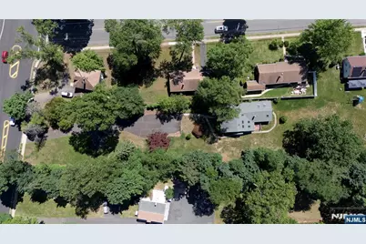 38 W Ridgewood Avenue, Paramus, NJ 07652 - Photo 2