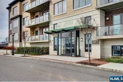 250 Henley Place 210 #210, Weehawken, NJ 07086 - Photo 48