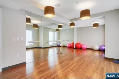 250 Henley Place 210 #210, Weehawken, NJ 07086 - Photo 38