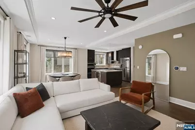 250 Henley Place 210 #210, Weehawken, NJ 07086 - Photo 2