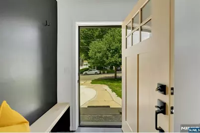 12 Lerome Place, Teaneck Township, NJ 07666 - Photo 4