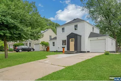 12 Lerome Place, Teaneck Township, NJ 07666 - Photo 2