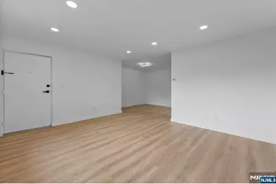 313 Grantwood Boulevard 6 #6, Palisades Park, NJ 07650 - Photo 6