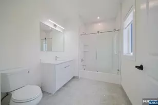 401 E Central Blvd 4A, Palisades Park, NJ 07650 - Photo 8