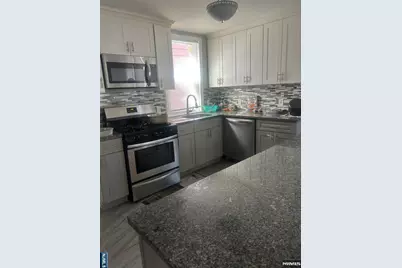 27 Richelieu Terrace, Newark, NJ 07106 - Photo 4