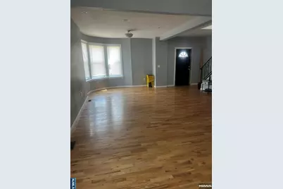 27 Richelieu Terrace, Newark, NJ 07106 - Photo 2