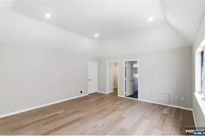 131 Haase Avenue, Paramus, NJ 07652 - Photo 28
