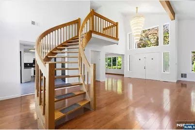 131 Haase Avenue, Paramus, NJ 07652 - Photo 8