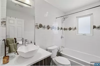 1077 Anderson, Fort Lee, NJ 07024 - Photo 28
