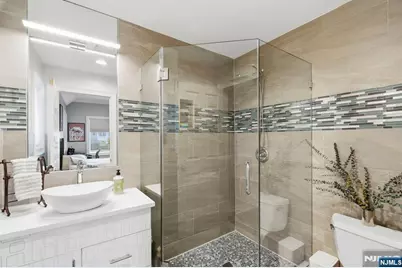 1077 Anderson, Fort Lee, NJ 07024 - Photo 30