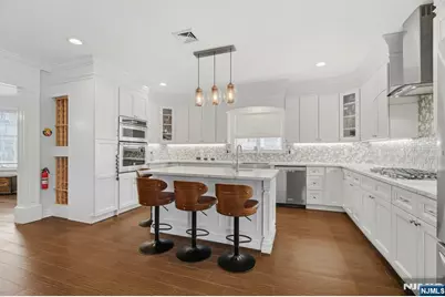 1077 Anderson, Fort Lee, NJ 07024 - Photo 18