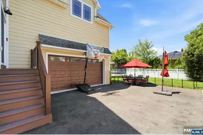 1077 Anderson, Fort Lee, NJ 07024 - Photo 6