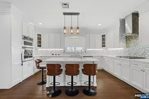 1077 Anderson, Fort Lee, NJ 07024 - Photo 10