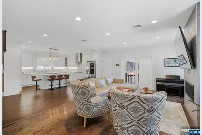 1077 Anderson, Fort Lee, NJ 07024 - Photo 12