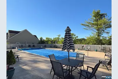 135 Falcon Ridge Way, Hamburg, NJ 07419 - Photo 10