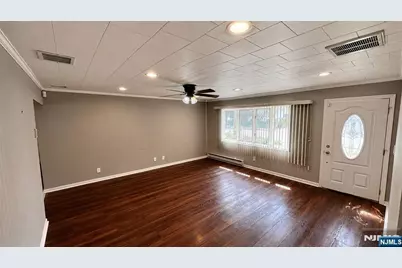 70 Hahn Avenue, Rochelle Park Township, NJ 07662 - Photo 4