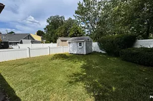 70 Hahn Ave, Rochelle Park Township, NJ 07662 - Photo 2
