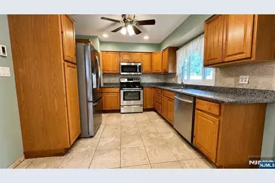 70 Hahn Avenue, Rochelle Park Township, NJ 07662 - Photo 8