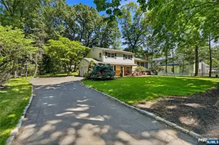 558 Green Ln, River Vale Township, NJ 07675 - Photo 4