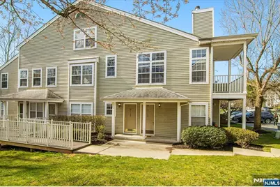 1125 Hyde Park Court A2 #A2, Mahwah, NJ 07430 - Photo 2