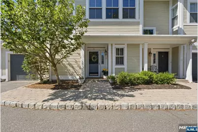 66 S Fullerton Avenue 8 #8, Montclair, NJ 07042 - Photo 2
