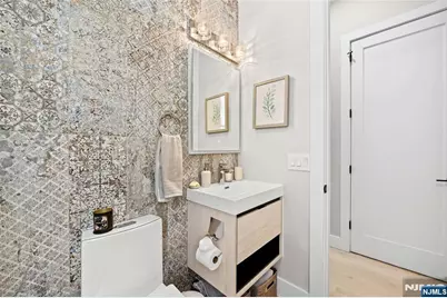 289 Webster Avenue 1A #1a, Jersey City, NJ 07307 - Photo 4