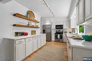 658 Ridgewood Road C0001, Maplewood, NJ 07040 - Photo 8