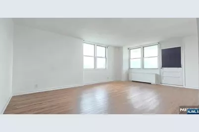 201 Bridge Plaza 7B #7B, Fort Lee, NJ 07024 - Photo 10