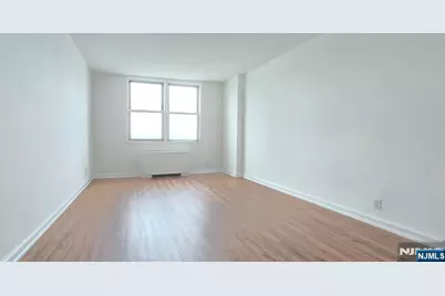 201 Bridge Plaza 7B #7B, Fort Lee, NJ 07024 - Photo 8