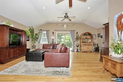 396 Burlington Road, Paramus, NJ 07652 - Photo 16