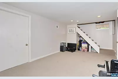 396 Burlington Road, Paramus, NJ 07652 - Photo 28