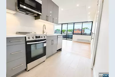 555 Gorge Road 6F #6F, Cliffside Park, NJ 07010 - Photo 4