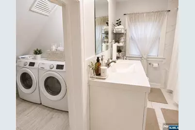 578 Hillside Street 2nd Floor #2ND FLOOR, Ridgefield, NJ 07657 - Photo 16