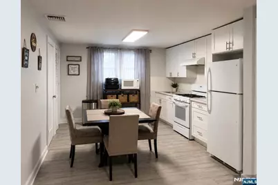 578 Hillside Street 2nd Floor #2ND FLOOR, Ridgefield, NJ 07657 - Photo 6