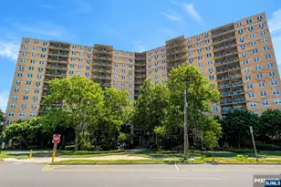 2200 N Central Road 10G, Fort Lee, NJ 07024 - Photo 2