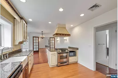 103 N Walnut Street, Ridgewood, NJ 07450 - Photo 10