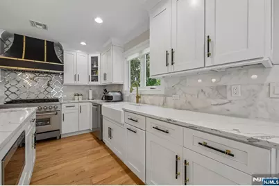 676 Ridgewood Avenue, Oradell, NJ 07649 - Photo 16