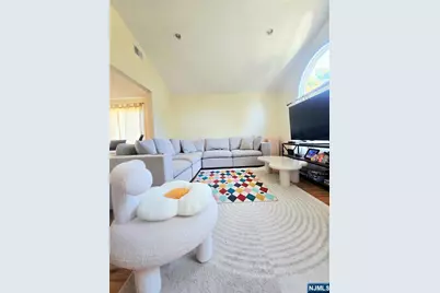 211 Columbus Avenue 2nd/F #2nd/F, Palisades Park, NJ 07650 - Photo 2