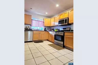 211 Columbus Avenue 2nd/F #2nd/F, Palisades Park, NJ 07650 - Photo 4