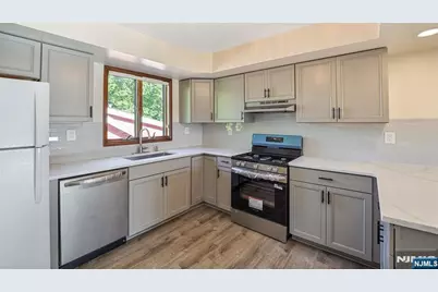 77 Highland Place Floor 2 #Floor 2, Ridgefield Park, NJ 07660 - Photo 12