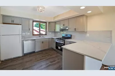 77 Highland Place Floor 2 #Floor 2, Ridgefield Park, NJ 07660 - Photo 10
