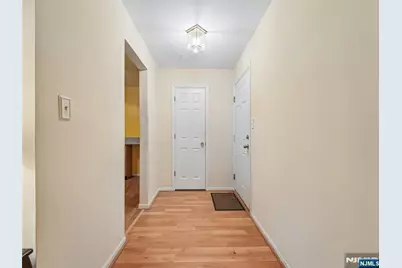 2710 Hemingway Lane, Mahwah, NJ 07430 - Photo 14