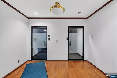 2160 N Central Road 308 #308, Fort Lee, NJ 07024 - Photo 2