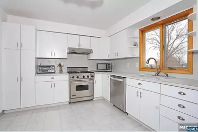 140 Prospect Street, Hasbrouck Heights, NJ 07604 - Photo 10