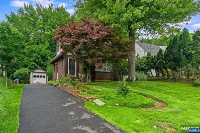 619 Maitland Avenue, Teaneck Township, NJ 07666 - Photo 2